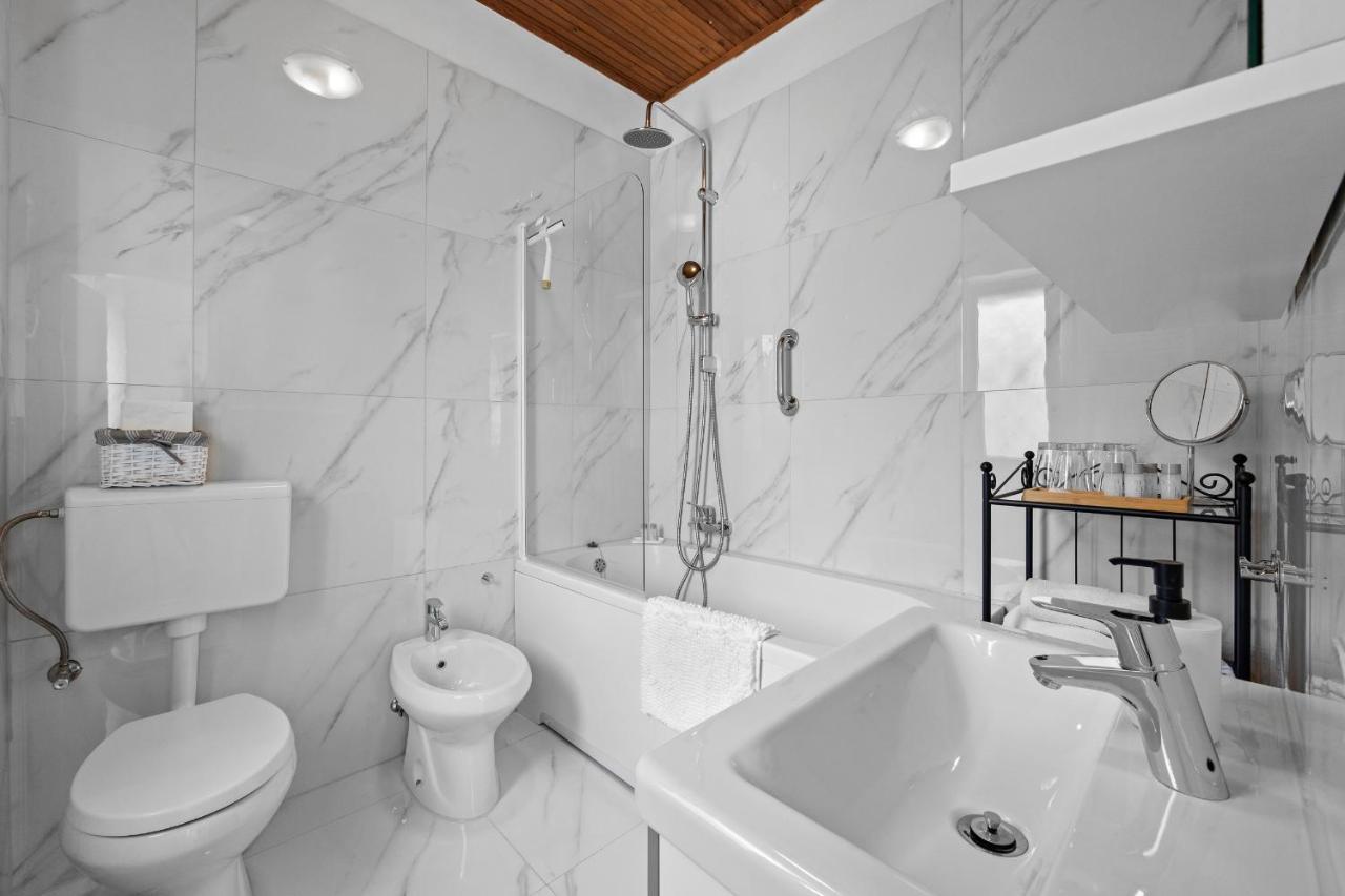 White Imperial Apartment Pula Exterior photo
