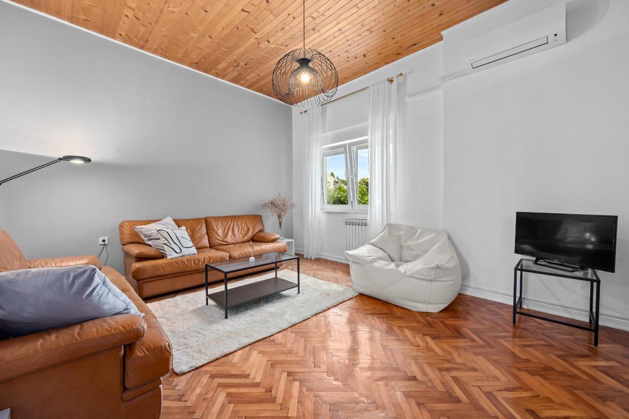 White Imperial Apartment Pula Exterior photo
